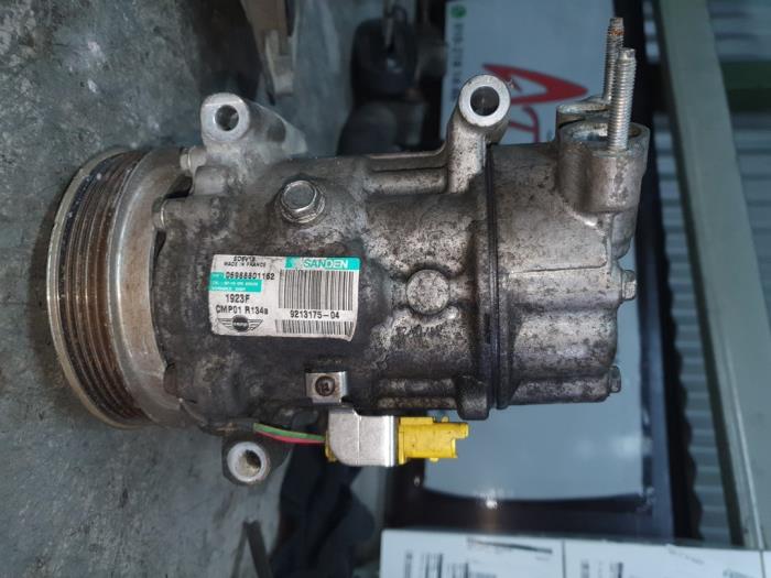Używane Pompa ABS Mini Mini Open (R57) 1.6 Cooper D 16V Cena € 125,00 Procedura marży oferowane przez Autodemontage Atlas-Car B.V.