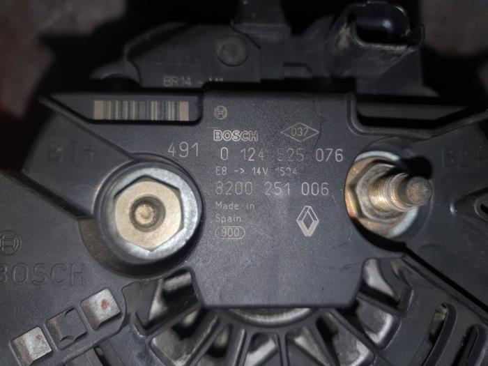 Gebrauchte Dynamo Renault Laguna II (BG) 1.9 dCi 120 Preis € 50,00 Margenregelung angeboten von Autodemontage Atlas-Car B.V.