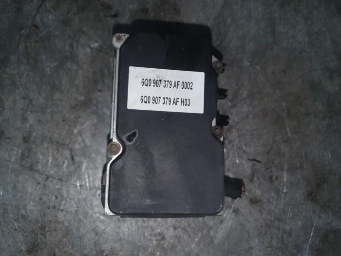 Usagé Bloc ABS Volkswagen Polo IV (9N1/2/3) 1.4 TDI 70 Prix € 60,00 Règlement à la marge proposé par Autodemontage Atlas-Car B.V.