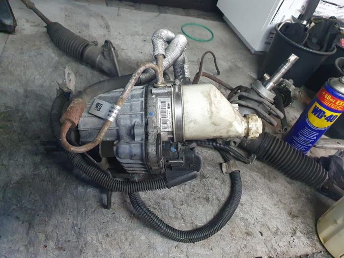 Power steering pump Opel Zafira 2.2 16V Direct Ecotec 13192897 Z22YH