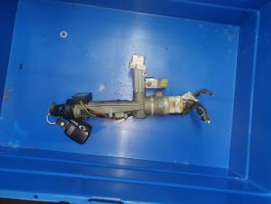 Used Ignition lock + key Ssang Yong Rexton 2.7 Xdi RX/RJ 270 16V Price on request offered by Autodemontage Atlas-Car B.V.