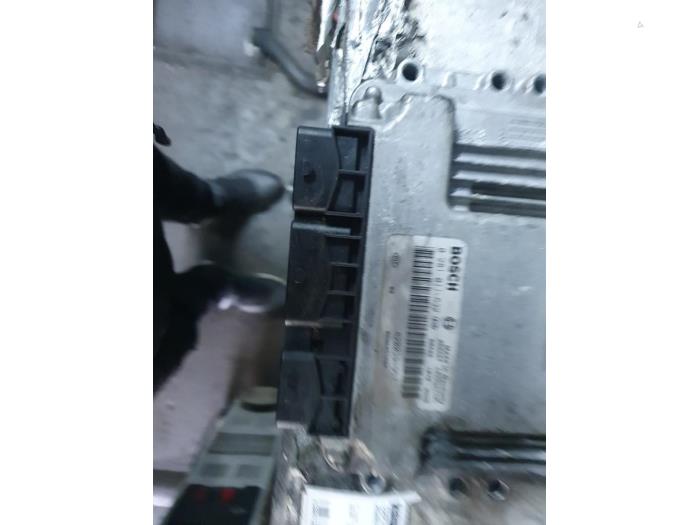 Used Engine management computer Renault Trafic New (FL) 2.5 dCi 16V 135 Price on request offered by Autodemontage Atlas-Car B.V.