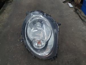 Used Headlight, right Mini Clubman (R55) 1.6 Cooper D Price on request offered by Autodemontage Atlas-Car B.V.