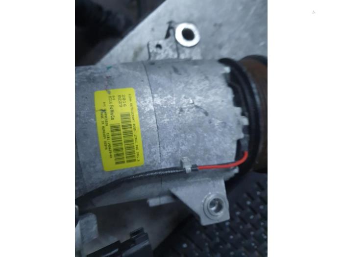 Usagé Pompe clim Ford Fiesta Prix € 100,00 Règlement à la marge proposé par Autodemontage Atlas-Car B.V.