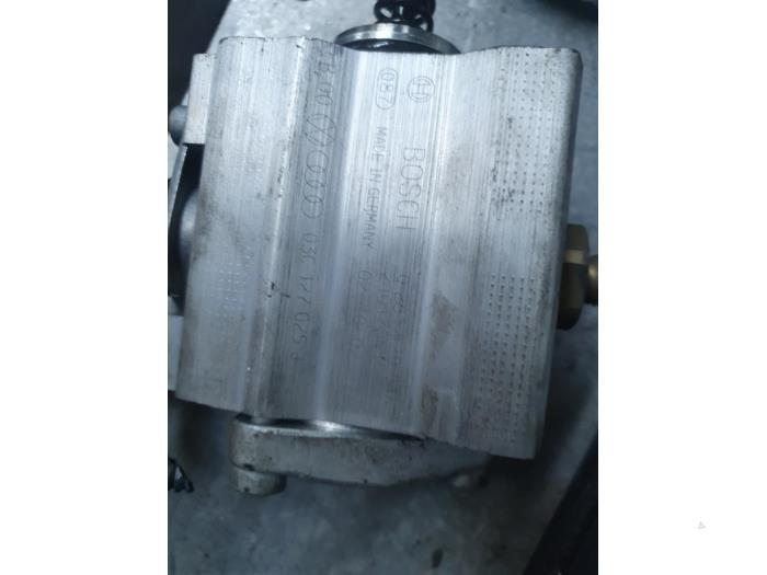 Begagnade Högtryckspump Volkswagen Polo IV (9N1/2/3) 1.4 FSI 16V Pris € 275,00 Marginaltabell erbjuds av Autodemontage Atlas-Car B.V.