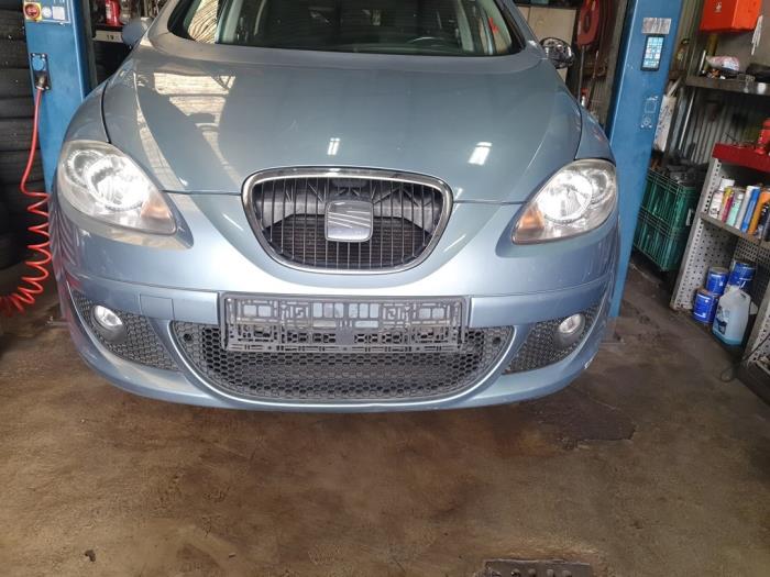 Używane Maska Seat Toledo (5P2) 1.6 Cena na żądanie oferowane przez Autodemontage Atlas-Car B.V.