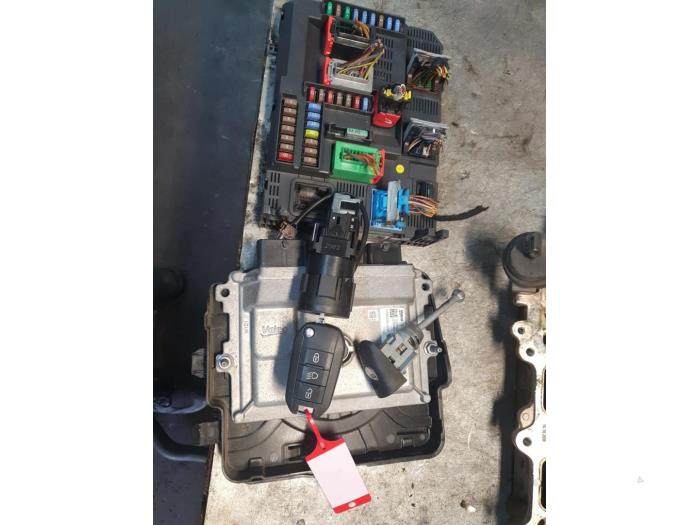 Used Ignition lock + computer Peugeot 208 I (CA/CC/CK/CL) 1.0 Vti 12V PureTech Price on request offered by Autodemontage Atlas-Car B.V.