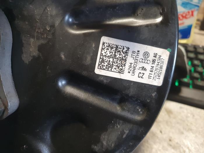 Usagé Servo frein Volkswagen Caddy III (2KA,2KH,2CA,2CH) 1.6 TDI 16V Prix € 50,00 Règlement à la marge proposé par Autodemontage Atlas-Car B.V.