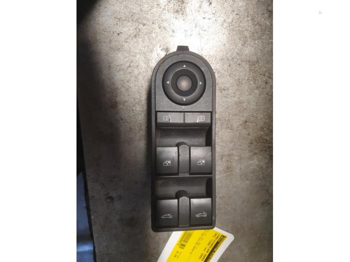Usados Interruptor combinado de ventanillas Opel Tigra Twin Top Precio € 65,00 Norma de margen ofrecido por Autodemontage Atlas-Car B.V.