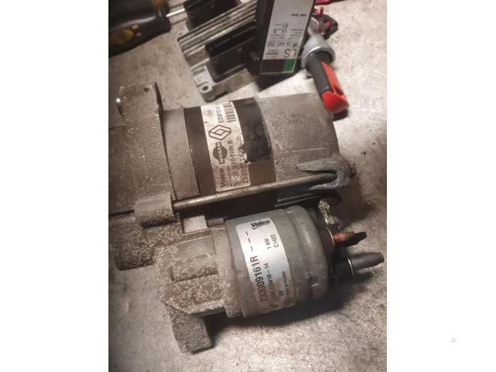 Gebrauchte Anlasser Renault Twingo III (AH) 1.0 SCe 70 12V Preis € 40,00 Margenregelung angeboten von Autodemontage Atlas-Car B.V.