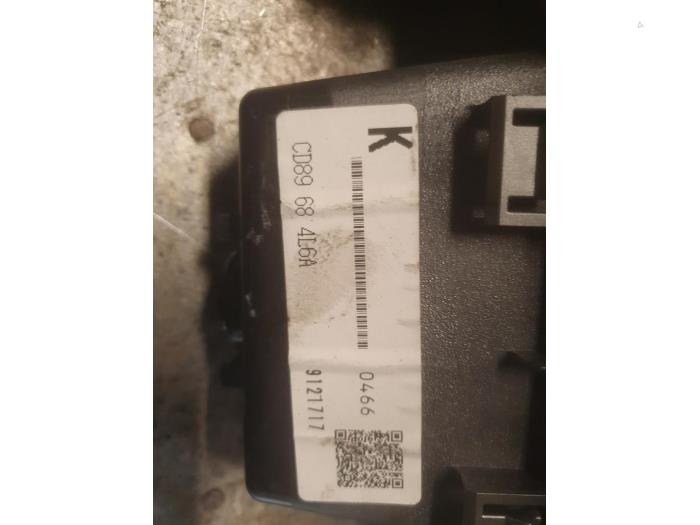 Usados Interruptor combinado de ventanillas Mazda 5 (CR19) 1.8i 16V Precio € 100,00 Norma de margen ofrecido por Autodemontage Atlas-Car B.V.