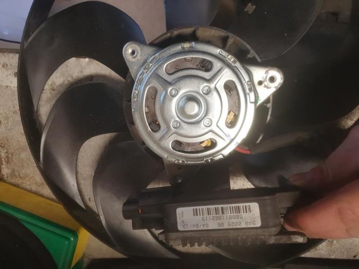 Używane Wentylator Ford Focus 3 Wagon 1.6 TDCi Cena na żądanie oferowane przez Autodemontage Atlas-Car B.V.