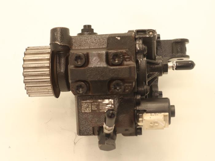 Mechanical fuel pump from a Renault Megane III Berline (BZ) 1.5 dCi 110 2014