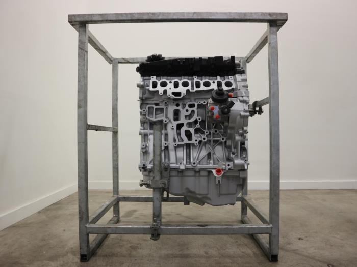 Engine from a BMW 1 serie (F20) 114d 1.6 16V 2015