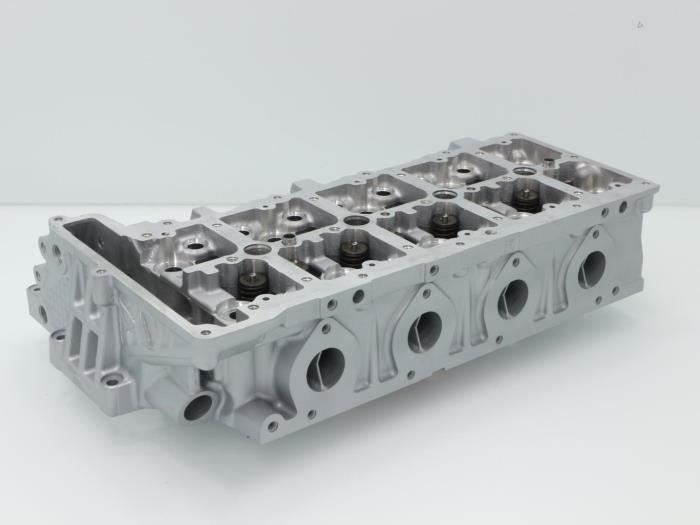 Cylinder head from a BMW 1 serie (F20) 114d 1.6 16V 2015