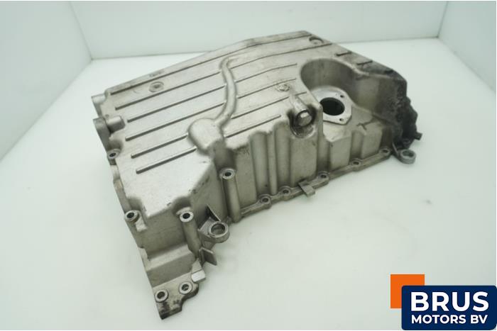 Usagé Couvercle carter Volkswagen Multivan T5 (7E/7HC/7HF/7HM) 2.5 TDi Prix € 90,75 Prix TTC proposé par Brus Motors BV