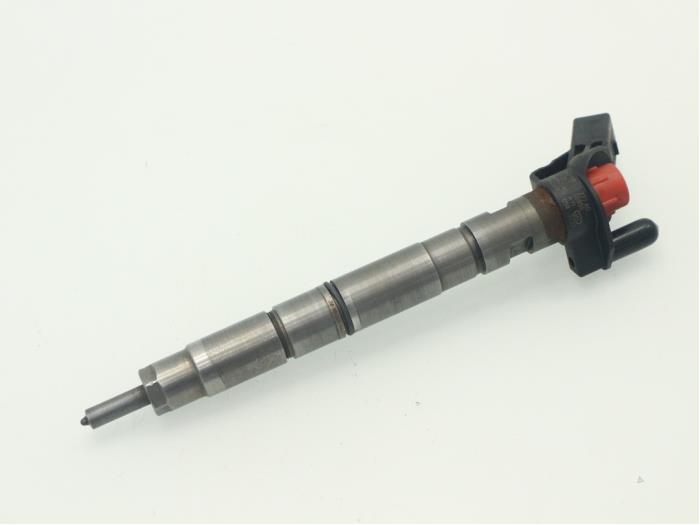 Injector (diesel) from a Audi A5 Quattro (B8C/S) 3.0 TDI V6 24V 2009