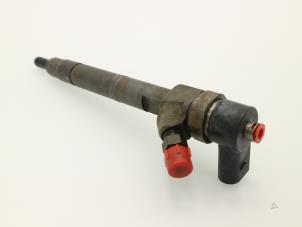 Used Injector (diesel) Mercedes C (W202) 2.2 C-200 CDI 16V Price € 151,25 Inclusive VAT offered by Brus Motors BV
