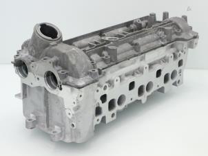 Used Cylinder head Mercedes S (W221) 3.0 S-320 CDI 24V Price € 484,00 Inclusive VAT offered by Brus Motors BV