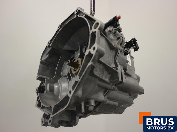 Gebrauchte Getriebe Opel Corsa E 1.0 SIDI Turbo 12V Preis € 907,50 Mit Mehrwertsteuer angeboten von Brus Motors BV