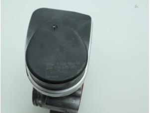 Used Throttle body BMW 3 serie (E92) 320i 16V Price € 90,75 Inclusive VAT offered by Brus Motors BV