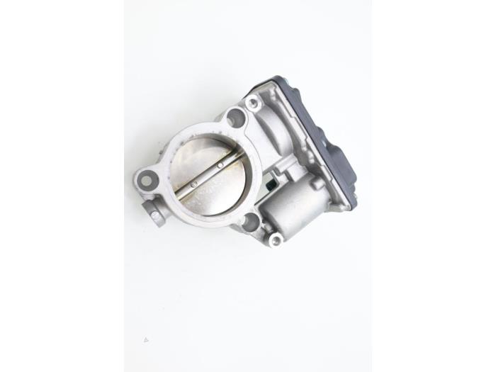Throttle body from a MINI Clubman (F54) 1.5 One 12V 2015