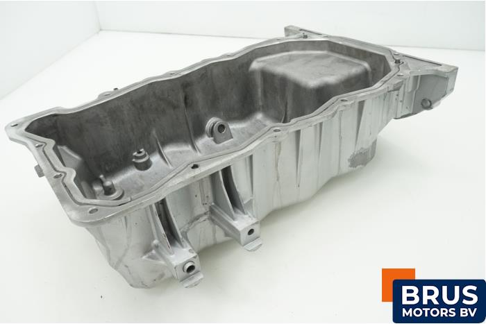 Usagé Couvercle carter Hyundai Santa Fe II (CM) 2.2 CRDi 16V 4x2 Prix € 121,00 Prix TTC proposé par Brus Motors BV