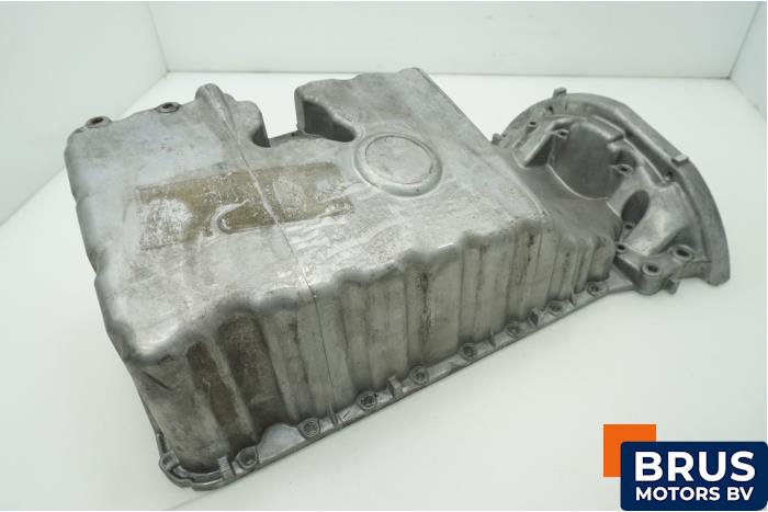 Usagé Couvercle carter Mercedes Sprinter 3t (903) 311 CDI 16V Prix € 60,50 Prix TTC proposé par Brus Motors BV