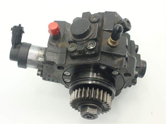 Mechanical fuel pump from a Renault Trafic (1EL) 1.6 dCi 120 Twin Turbo 2018