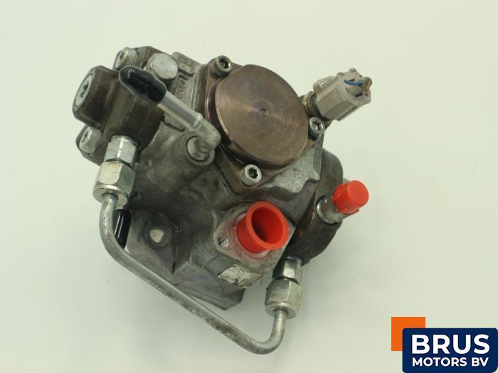 Used Mechanical fuel pump Toyota Corolla Verso (R10/11) 2.2 D-4D 16V Price € 181,50 Inclusive VAT offered by Brus Motors BV