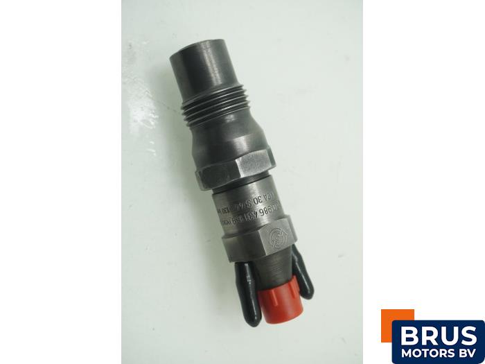 Usagé Injecteurs Volkswagen Transporter/Caravelle T4 2.4 D Prix € 60,50 Prix TTC proposé par Brus Motors BV