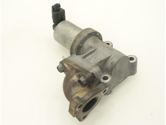 EGR valve from a Kia Sorento I (JC) 2.5 CRDi 16V 2009