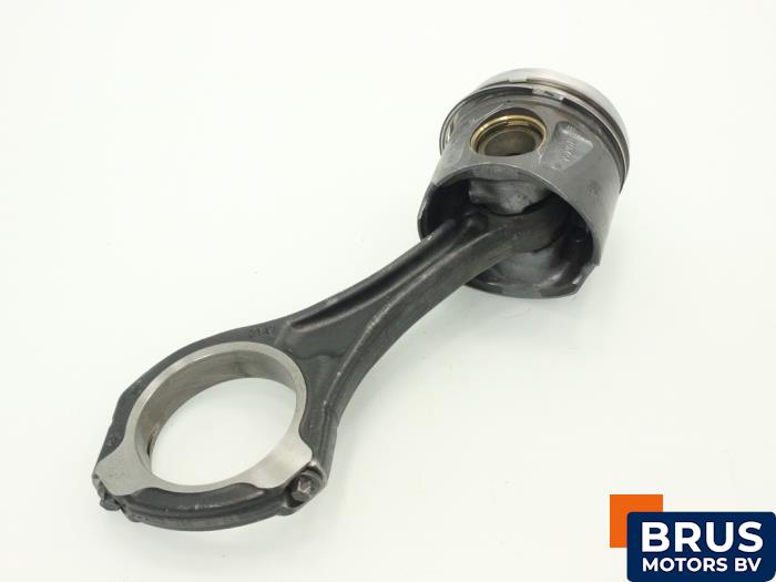 Usagé Bielle Mercedes S (W221) 3.0 S-320 CDI 24V 4-Matic Prix € 90,75 Prix TTC proposé par Brus Motors BV