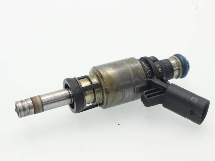 Injecteur (injection essence) d'un Volkswagen Passat Variant (3C5) 2.0 TFSI/TSI 16V 2007