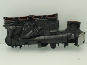 Used Intake manifold Mercedes A (W176) 2.0 A-220 Turbo 16V 4-Matic Price € 121,00 Inclusive VAT offered by Brus Motors BV