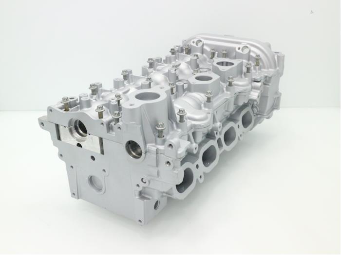 Cylinder head from a Mercedes-Benz A (W176) 1.6 A-200 16V 2018