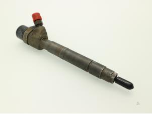 Used Injector (diesel) Mercedes Vito (638.0) 2.2 CDI 112 16V Price € 151,25 Inclusive VAT offered by Brus Motors BV