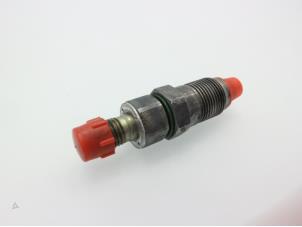 Used Injector (diesel) Nissan Cabstar (F22) 2.5 D Price € 60,50 Inclusive VAT offered by Brus Motors BV