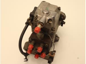 Used Mechanical fuel pump Volvo V70 (SW) 2.5 D Price € 121,00 Inclusive VAT offered by Brus Motors BV