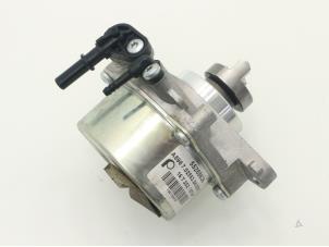 Used Vacuum pump (diesel) Opel Combo 1.3 CDTI 16V Price € 60,50 Inclusive VAT offered by Brus Motors BV