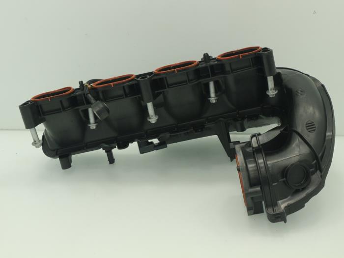 Intake manifold from a Mercedes-Benz C (C204) 1.6 C-180 16V BlueEfficiency 2015