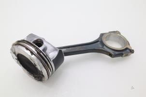 Used Connecting rod Mercedes A (W176) 1.6 A-180 16V Price € 90,75 Inclusive VAT offered by Brus Motors BV