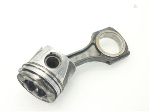 Used Connecting rod Mercedes A (W176) 1.8 A-180 CDI 16V Autom. Price € 90,75 Inclusive VAT offered by Brus Motors BV