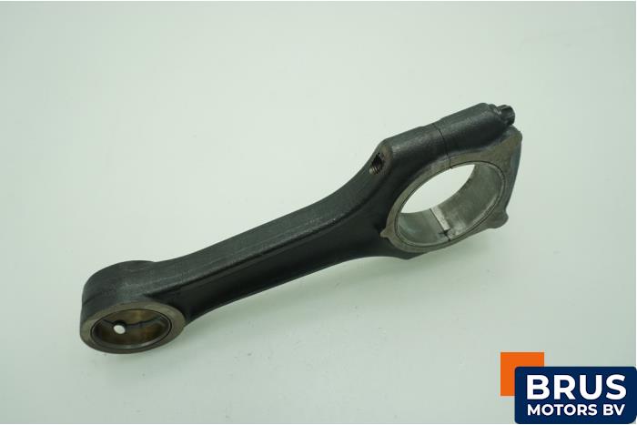 Usagé Bielle Mercedes E (W210) 3.2 E-320 CDI 24V Prix € 90,75 Prix TTC proposé par Brus Motors BV