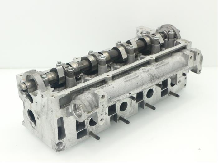Cylinder head from a Renault Kangoo Express (FW) 1.5 dCi 85 2010
