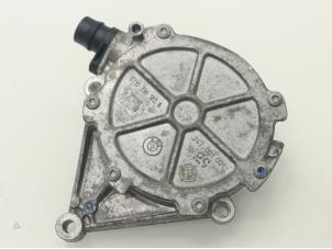 Used Vacuum pump (petrol) BMW 3 serie (F30) 320i 2.0 16V Price € 90,75 Inclusive VAT offered by Brus Motors BV