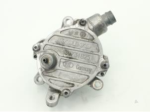 Used Vacuum pump (diesel) Volvo S60 I (RS/HV) 2.4 D5 20V Price € 90,75 Inclusive VAT offered by Brus Motors BV