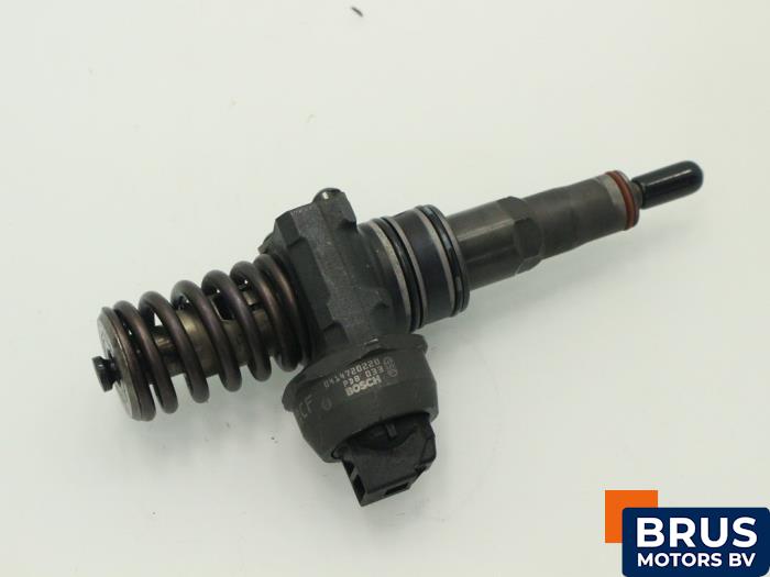 Gebrauchte Einspritzdüse (Diesel) Volkswagen Touareg (7LA/7L6) 5.0 TDI V10 Preis € 90,75 Mit Mehrwertsteuer angeboten von Brus Motors BV