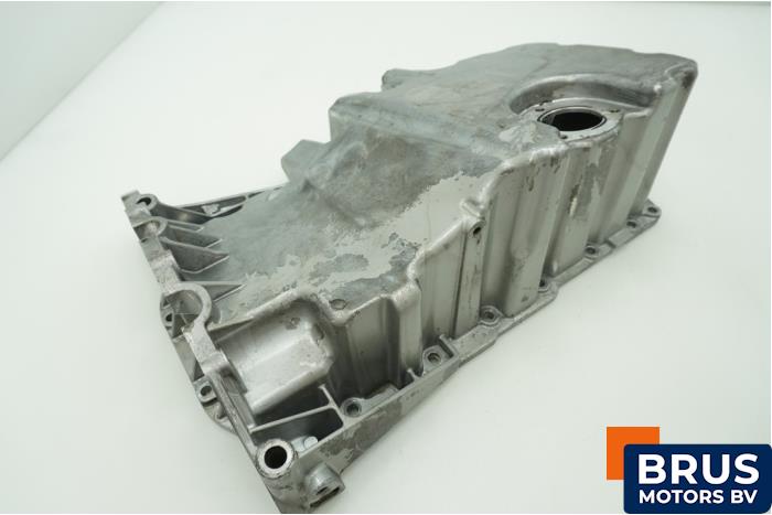Usagé Couvercle carter Audi A4 (B7) 2.0 TDI Prix € 60,50 Prix TTC proposé par Brus Motors BV
