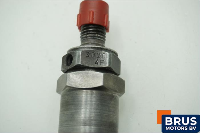 Usagé Injecteurs Toyota Land Cruiser (J6) 4.0 D Prix € 90,75 Prix TTC proposé par Brus Motors BV